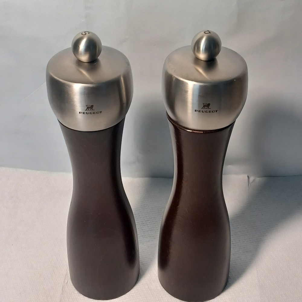 Peugeot Salt Grinder & Pepper Mill - Wood & Stainless Steel - Chocolate Color